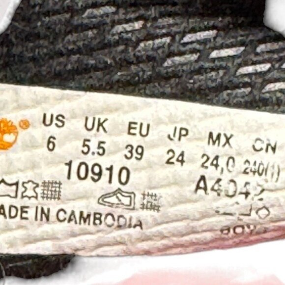 Timberland Women 6 Inch Classic Boots Size 6 Black Leather Tain Water Re… - Picture 11 of 11